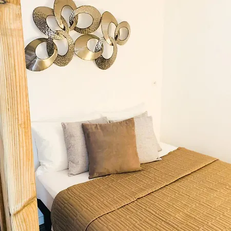 En Plein Centre-ville, A Proximite De Toutes Les Commodites Et A Seulement 500m De La Apartment *