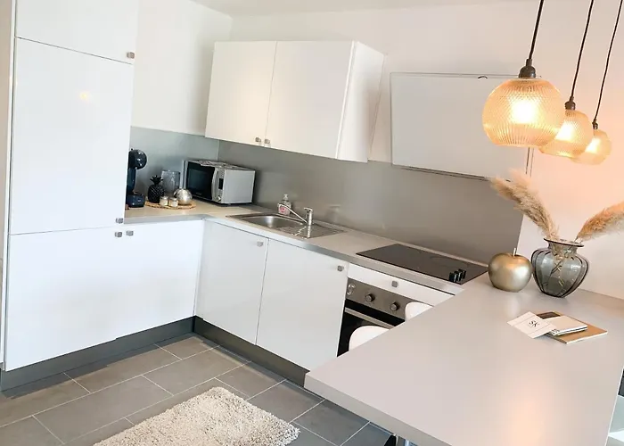 Appartement En Plein Centre-ville, à Proximité De Toutes Les Commodités Et à Seulement 500m De La La Grande Motte