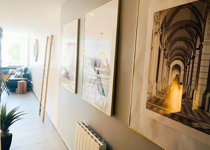 Appartement En Plein Centre-ville, à Proximité De Toutes Les Commodités Et à Seulement 500m De La La Grande Motte