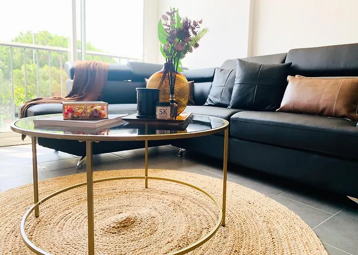 Appartement En Plein Centre-ville, à Proximité De Toutes Les Commodités Et à Seulement 500m De La La Grande Motte